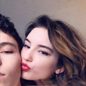 Meet your Posher, Mallory